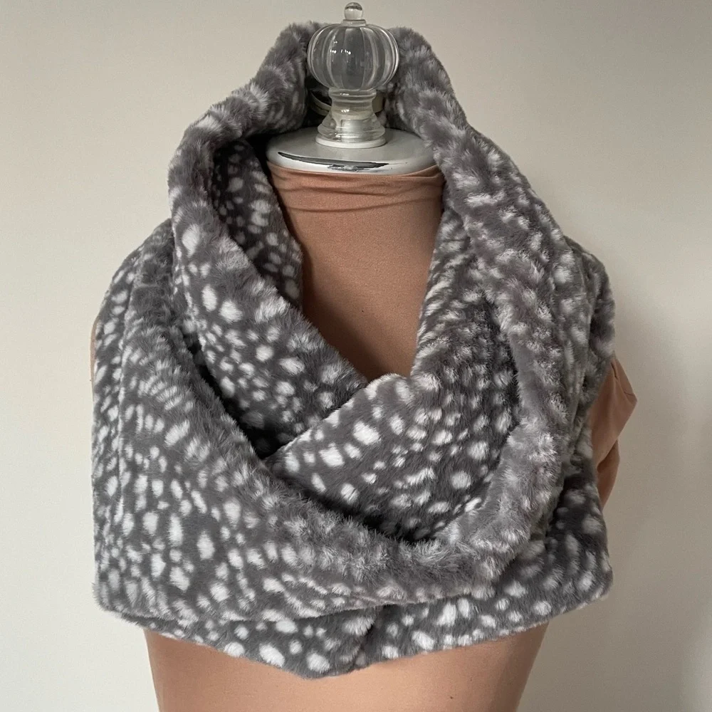 Anthropologie Sleeping On Snow Ingrid Leopard Faux Fur Gray Infinity Scarf NWT